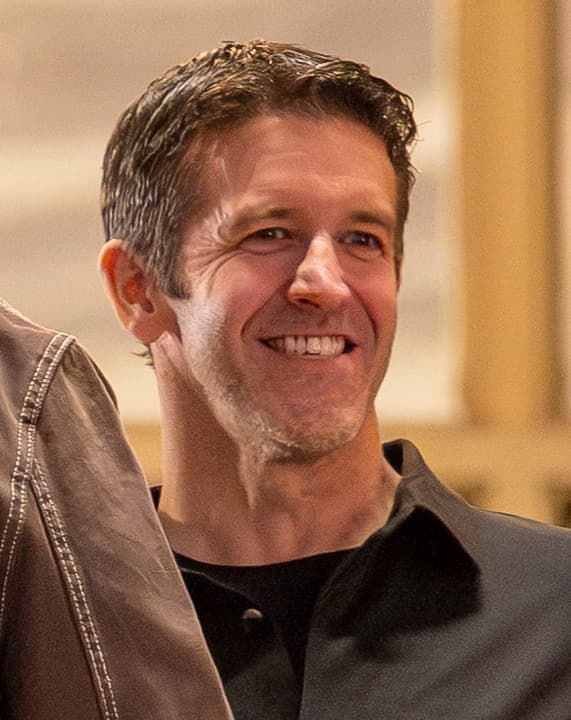 Apple Names John Ternus CEO, Tim Cook to Become Executive Chairman on September 1